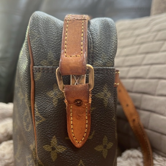Louis Vuitton Trocadero 30 Crossbody bag - Picture 8 of 14
